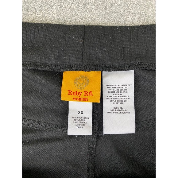 Ruby Rd. Woman Plus Size 2X Black Pull On Studded Capri Pants Comfort Stretch - Picture 4 of 13